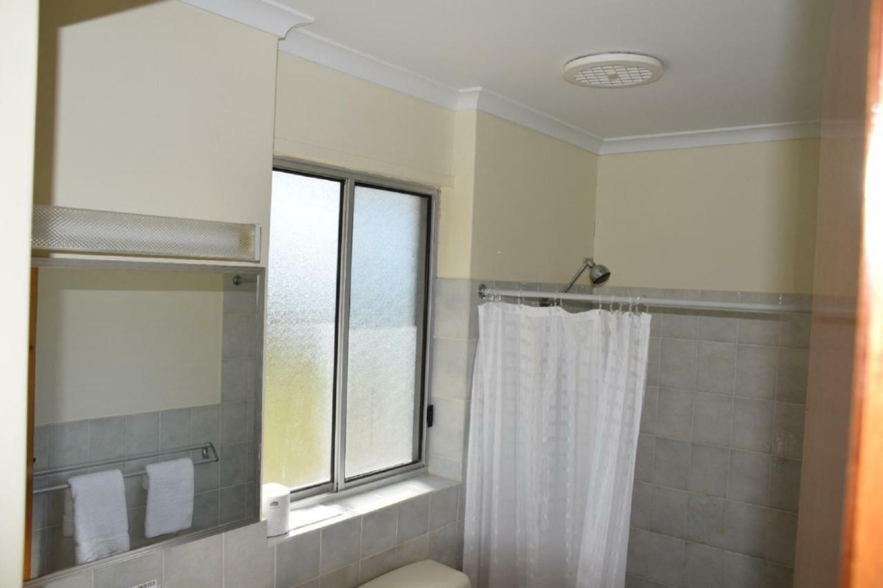 Stansbury Holiday Motel Εξωτερικό φωτογραφία